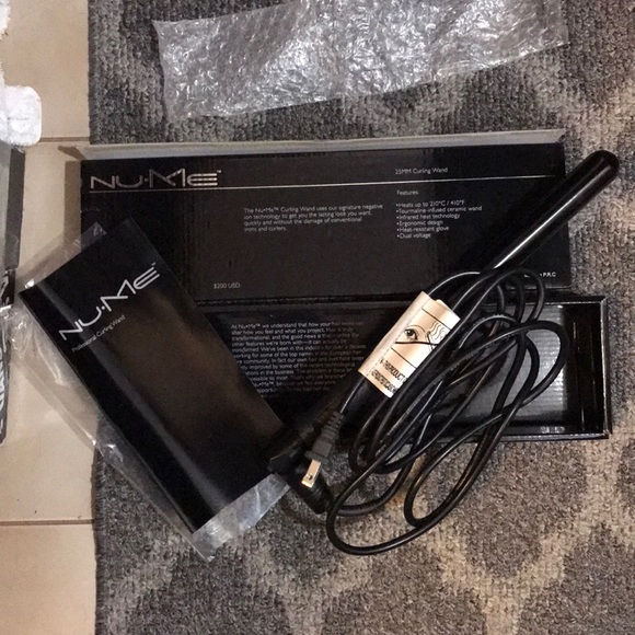 NuMe Accessories - NuMe Ceramic Curling Wand 25mm